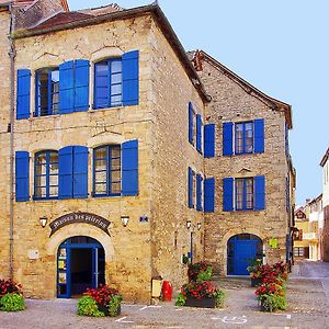 فندق Gite La Maison Des Pelerins Villeneuve-dʼAveyron Exterior photo