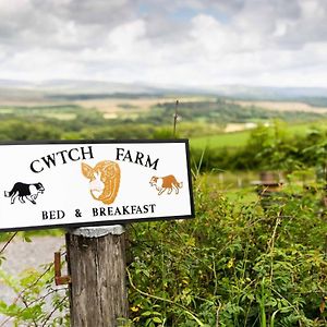 مبيت وإفطار Ystalyfera Cwtch Farm Bed & Breakfast Exterior photo