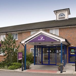 Premier Inn Basildon رايلي Exterior photo