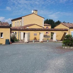 مبيت وإفطار Saint-Bonnet-sur-Gironde La Marviniere Exterior photo