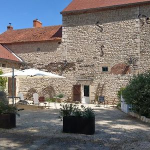 Ebreuil Le Moulin Des Valignards - Chambres D'Hotes Exterior photo