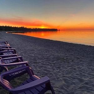 Rogers City The Purple Martin Lakeside Inn Bird Sanctuary On Lake Huron Exterior photo