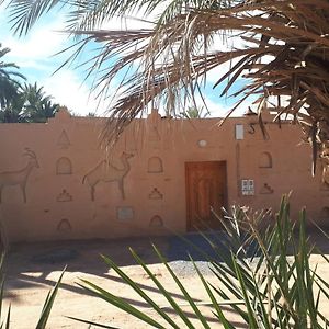 مبيت وإفطار Aït Boukha Maison Etoile Du Desert Exterior photo