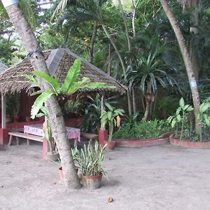 دوماغيتي Felipa Beach And Guesthouse - Gumamela Exterior photo