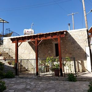 منزل الضيف ليماسول  في John' S House In Omodos Exterior photo
