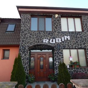 شقة Rubin Veľký Meder Exterior photo