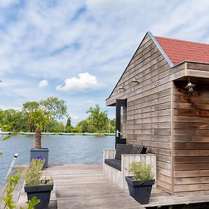 فندق Aangenaam Op De Rijn, Woonboot, Inclusief Prive Sauna ألفن آن دن راين Exterior photo