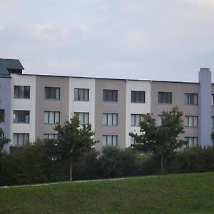 بينيرولو Hotel Cavalieri Exterior photo