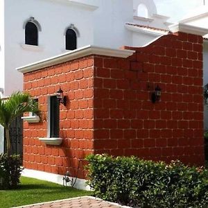 Sunrise Room In Stunning Villa Playacar Townhouse Stage 2 بلايا ديل كارمن Exterior photo