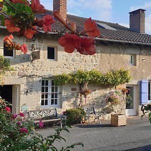 مبيت وإفطار La Vieille Maison De Pensol Exterior photo