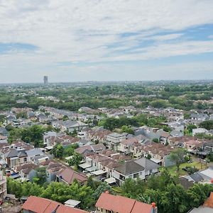 Comfy 2Br Apartment At Parkland Avenue By Travelio Babakan Exterior photo