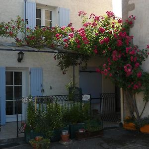 Le Chaffaut-Saint-Jurson Gite La Grange Au Coeur De La Provence Exterior photo