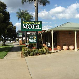 كوبرام Regency Court Motel Exterior photo