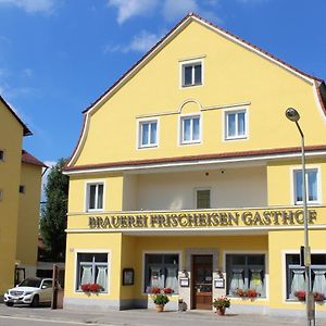 فندق Brauerei Und Gasthof Frischeisen كيلهايم Exterior photo