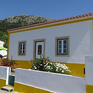 منزل الضيف Cadaval  في Casa Do Avo In Montejunto Exterior photo