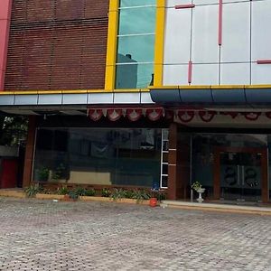 فندق Reddoorz Plus Syariah @ Jalan Syiah Kuala Banda Aceh Lheue Exterior photo