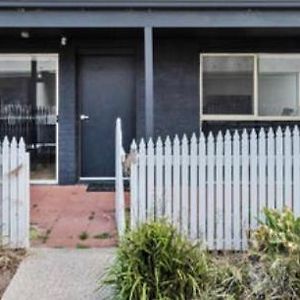 Lovely Banks Apartment In Geelong Exterior photo