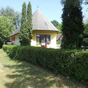 شقة Erika Apartman Balatonberény Exterior photo