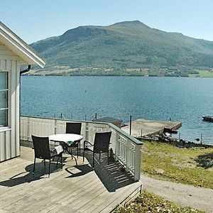 Stokke  5 Person Holiday Home In Aver Y Exterior photo