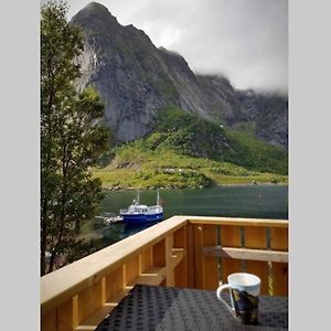 راين Cozy House By The Fjord In The Heart Of Lofoten Exterior photo