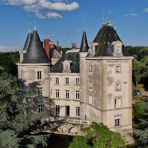 مبيت وإفطار Chateau De Saint Bonnet Les Oules Exterior photo