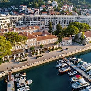 Lazure Hotel & Marina تْشيرسيك نوفي Exterior photo