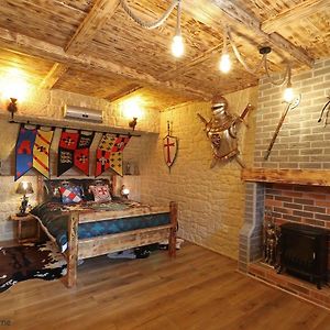 مبيت وإفطار Chailloue Chambre D'Hote Medieval Du Vieux Bourg Exterior photo