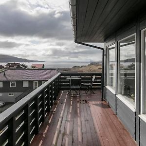 توئِسهون Faroeguide Seaview Villa And Apartment Exterior photo