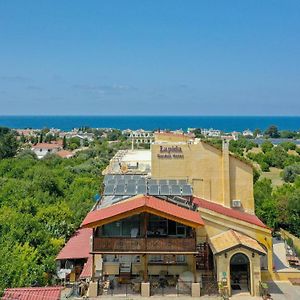 مبيت وإفطار كيرينيا Lapida Garden Exterior photo