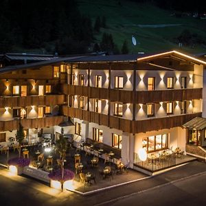 First Mountain Hotel Oetztal لانغنفلد Exterior photo