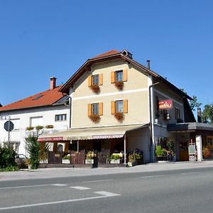 كراني Guest House Arvaj Exterior photo