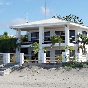 La Albina Amahula Beachfront Apartment, Oceanview And Terrace Exterior photo