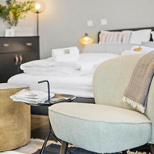 Luxomes - Stylish & New Design Apartment - Kitchen - Netflix إنغولشتات Exterior photo