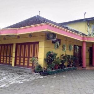 Toto Homestay ماجلانج Exterior photo