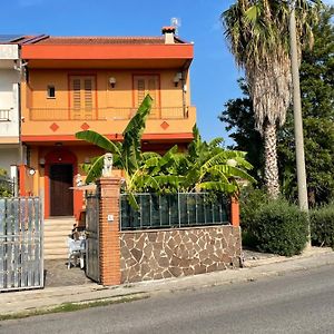 Residence Don Turi فيلافرانكا تيرينا Exterior photo