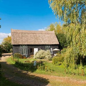 فيلا Deepwell Granary Is A Lovely Thatched Barn With Attached Meadow Woodland Buxhall Exterior photo