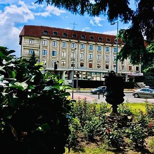 Hotel Muntenia كامبينا Exterior photo