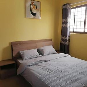 كوماسي Lovely 3-Bedroom House With Beautiful Compound Exterior photo