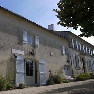 Saint-Georges-des-Côteaux Chambres D'Hotes - Les Bujours Exterior photo