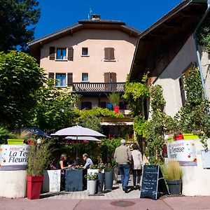 La Terrasse Fleurie, Logis, Hotel Et Restaurant ديفون-ليه-بان، أين Exterior photo