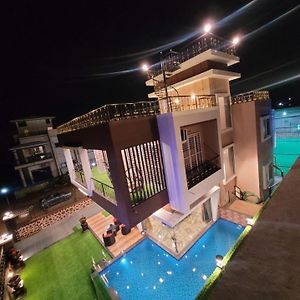 Mount Resorts Lonavala 5 Bhk Luxurious Villa With Private Pool And Full Size Cricket Football Turf Exterior photo