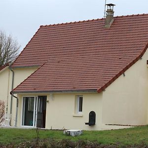 فيلا Gite De La Haute Feuille Bléneau Exterior photo