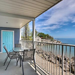 Cozy Lakefront Middle Bass Retreat With Balcony بوت-إن-باي Exterior photo