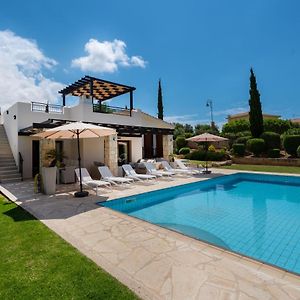 Villa Lara - 11, Spacious Villa With Large Garden And Private Pool On Aphrodite Hills كوكليا Exterior photo