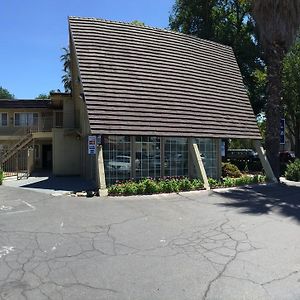 موديستو، كاليفورنيا Discovery Inn Exterior photo