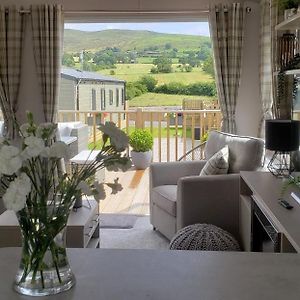 Beautiful 2-Bed Lodge Ribble Valley كليثروي Exterior photo
