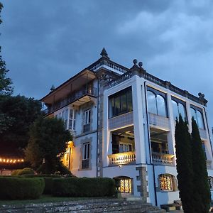 San Vicente de Toranzo Casa De Indianos, Una Experiencia Unica En El Centro De Cantabria Exterior photo