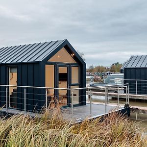 شقة Tattenhall Marina Floating Pods Hargrave Exterior photo