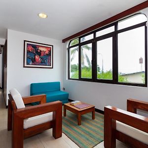 Galapagos Apartments - Bay View House بويرتو أيورا Exterior photo