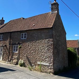 Draycott  The Nook- A Rustic Cottage In A Beautiful Village. Exterior photo